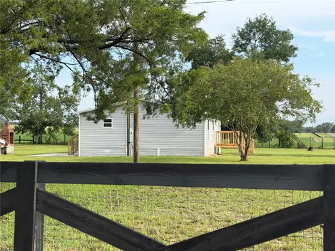 Exterior - 13991 NE 10th St, Williston, FL 32696 photo 6 of 11