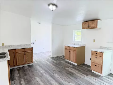 Kitchen - 13991 NE 10th St, Williston, FL 32696 photo 2 of 3