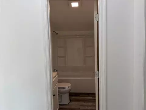 Bath - 13991 NE 10th St, Williston, FL 32696 photo 2 of 2