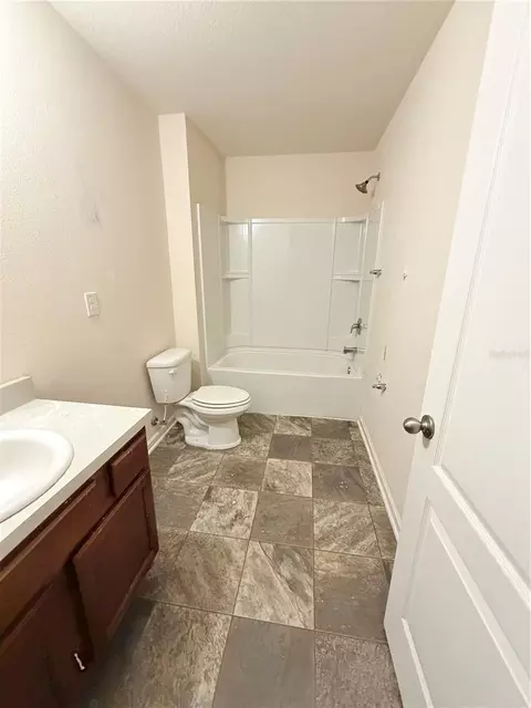 Bath - 45170 Dutton Way, Callahan, FL 32011 photo 1 of 3