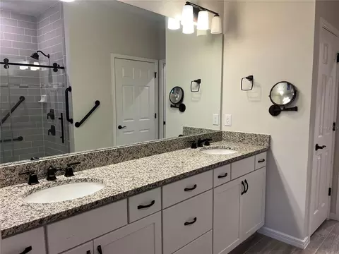 Bath - 2960 Cherry Blossom Loop, Saint Cloud, FL 34771 photo 1 of 3