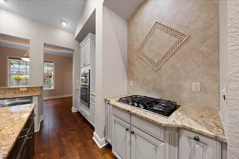 Kitchen - 929 SE 41st St, Ocala, FL 34480 photo 3 of 4