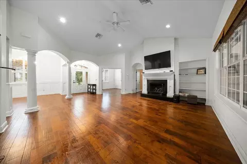 Living - 929 SE 41st St, Ocala, FL 34480 photo 5 of 7