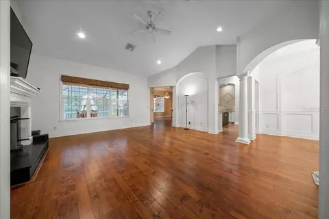 Living - 929 SE 41st St, Ocala, FL 34480 photo 1 of 7