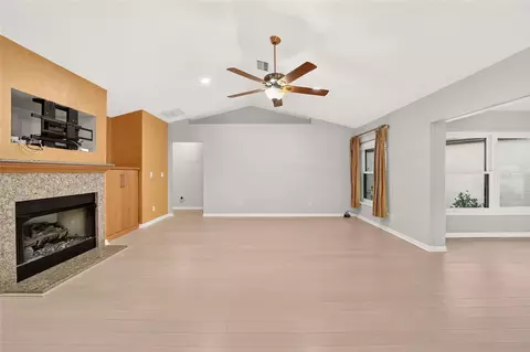 Living - 4431 NE 4th St, Ocala, FL 34470 photo 2 of 11