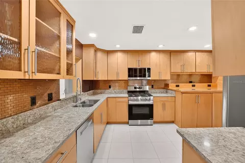 Kitchen - 4431 NE 4th St, Ocala, FL 34470 photo 3 of 4