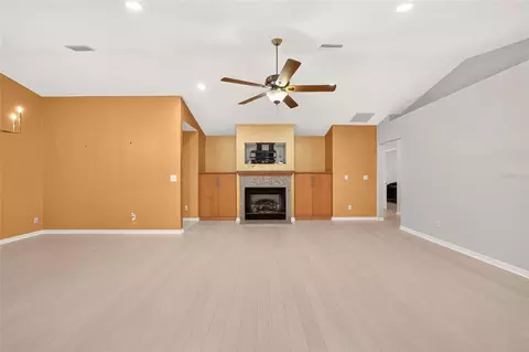 Living - 4431 NE 4th St, Ocala, FL 34470 photo 7 of 11