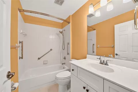 Bath - 4431 NE 4th St, Ocala, FL 34470 photo 5 of 5