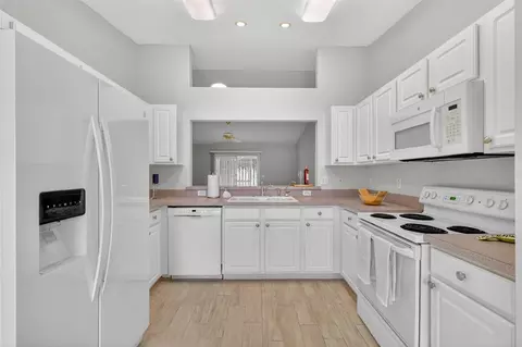 Kitchen - 8907 SE 141st Loop, Summerfield, FL 34491 photo 1 of 3