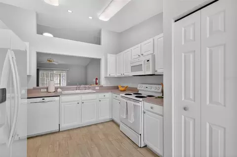 Kitchen - 8907 SE 141st Loop, Summerfield, FL 34491 photo 2 of 3