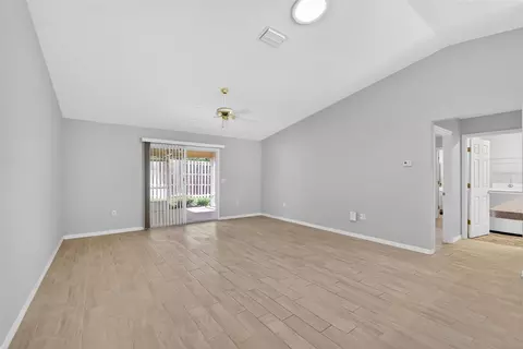 Living - 8907 SE 141st Loop, Summerfield, FL 34491 photo 4 of 5