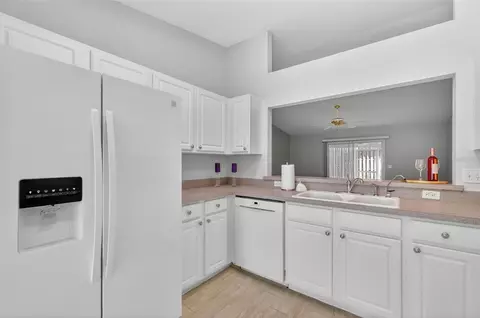 Kitchen - 8907 SE 141st Loop, Summerfield, FL 34491 photo 3 of 3