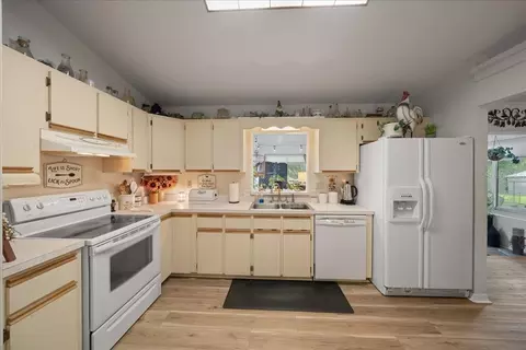 Kitchen - 2222 SW 167th Pl, Ocala, FL 34473 photo 3 of 6