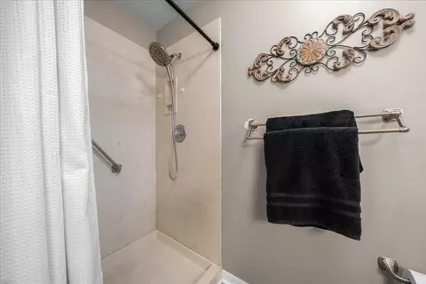 Bath - 2222 SW 167th Pl, Ocala, FL 34473 photo 3 of 6
