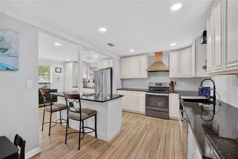 Kitchen - 5100 SE 44th Avenue Rd, Ocala, FL 34480 photo 2 of 3