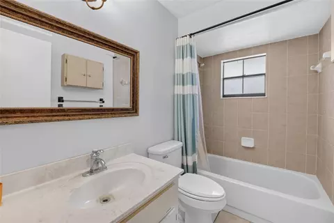 Bath - 2070 SE 50th Ter, Ocala, FL 34480 photo 3 of 3