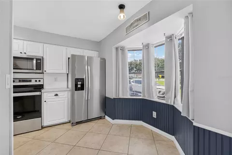 Kitchen - 2070 SE 50th Ter, Ocala, FL 34480 photo 2 of 2