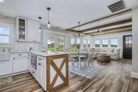 Kitchen - 8727 SE 72nd Ave, Ocala, FL 34472 photo 2 of 5