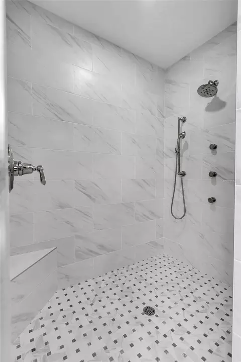 Bath - 8727 SE 72nd Ave, Ocala, FL 34472 photo 3 of 5