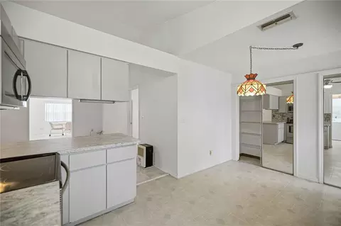 Kitchen - 6500 Cherry Rd, Ocala, FL 34472 photo 3 of 6