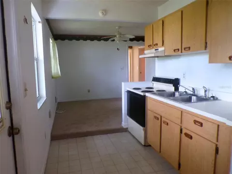 Kitchen - 6500 Cherry Rd, Ocala, FL 34472 photo 6 of 6