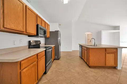 Kitchen - 18 Juniper Loop Dr, Ocala, FL 34480 photo 2 of 3