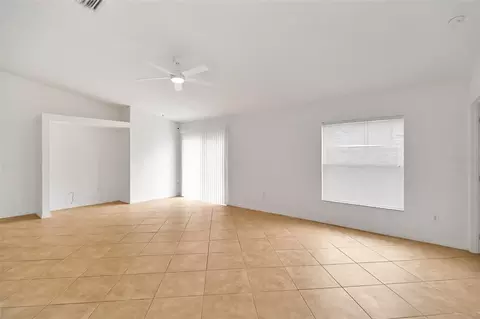 Living - 18 Juniper Loop Dr, Ocala, FL 34480 photo 9 of 10