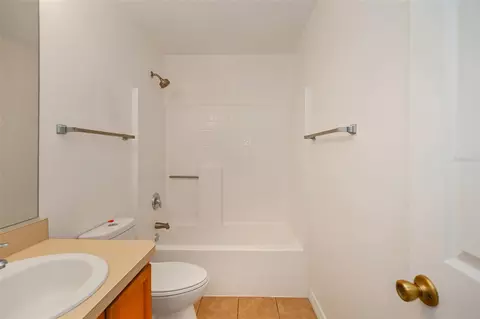 Bath - 18 Juniper Loop Dr, Ocala, FL 34480 photo 3 of 4