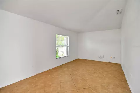 Living - 18 Juniper Loop Dr, Ocala, FL 34480 photo 6 of 10
