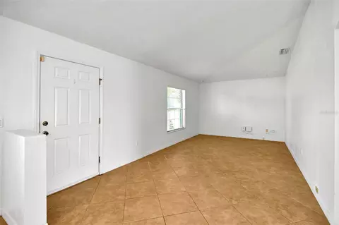 Living - 18 Juniper Loop Dr, Ocala, FL 34480 photo 3 of 10