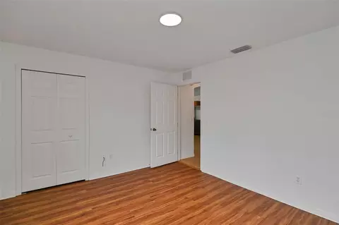 Bedroom - 18 Juniper Loop Dr, Ocala, FL 34480 photo 3 of 6
