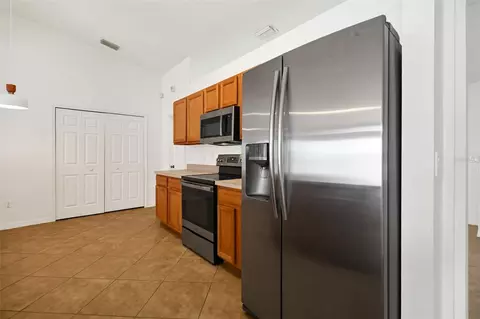 Kitchen - 18 Juniper Loop Dr, Ocala, FL 34480 photo 3 of 3