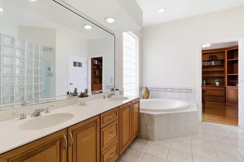 Bath - 1821 N Gibson Pt, Hernando, FL 34442 photo 3 of 4