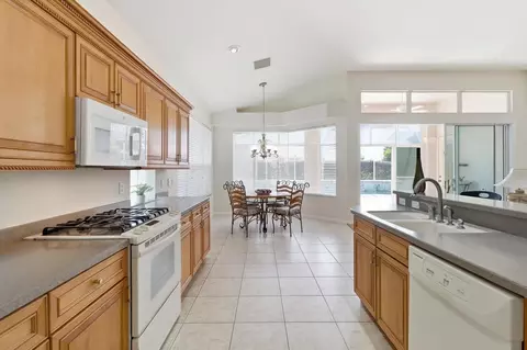Kitchen - 1821 N Gibson Pt, Hernando, FL 34442 photo 4 of 5