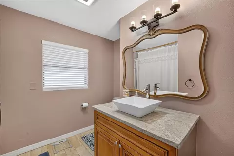 Bath - 16460 NE 25th Ln, Williston, FL 32696 photo 1 of 3