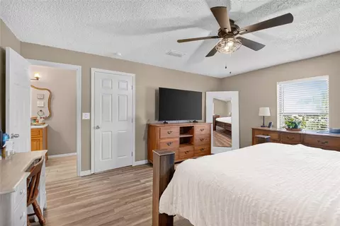Bedroom - 16460 NE 25th Ln, Williston, FL 32696 photo 3 of 6