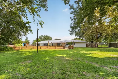 Exterior - 16460 NE 25th Ln, Williston, FL 32696 photo 6 of 7