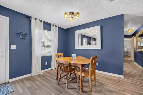 Dining - 16460 NE 25th Ln, Williston, FL 32696 photo 2 of 2
