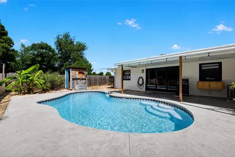 Exterior - 16460 NE 25th Ln, Williston, FL 32696 photo 5 of 7