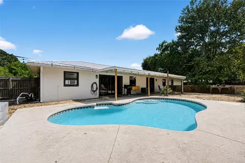 Exterior - 16460 NE 25th Ln, Williston, FL 32696 photo 4 of 7