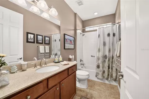 Bath - 9895 SW 95th Loop, Ocala, FL 34481 photo 3 of 3