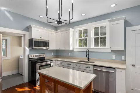 Kitchen - 818 SE 3rd St, Ocala, FL 34471 photo 3 of 7