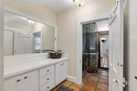 Bath - 818 SE 3rd St, Ocala, FL 34471 photo 1 of 6