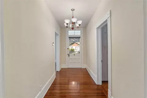 Entry Way - 818 SE 3rd St, Ocala, FL 34471 photo 2 of 4