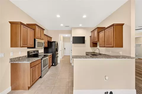 Kitchen - 4015 SE 22nd St, Ocala, FL 34471 photo 2 of 4