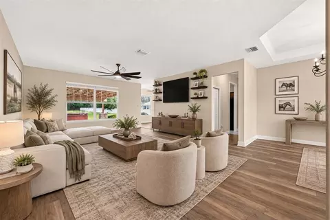 Living - 4015 SE 22nd St, Ocala, FL 34471 photo 1 of 7