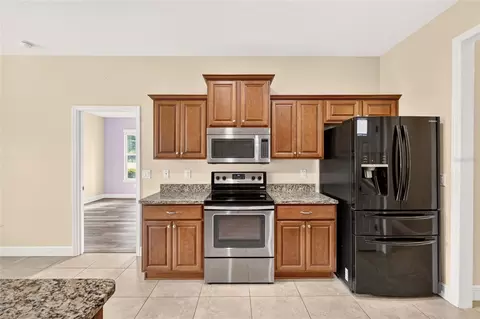 Kitchen - 4015 SE 22nd St, Ocala, FL 34471 photo 3 of 4