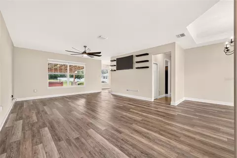 Living - 4015 SE 22nd St, Ocala, FL 34471 photo 2 of 7