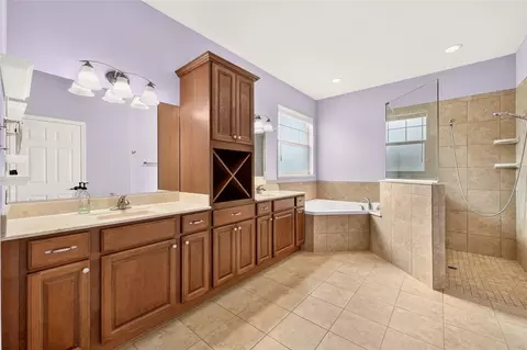 Bath - 4015 SE 22nd St, Ocala, FL 34471 photo 4 of 8