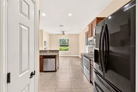 Entry Way - 4015 SE 22nd St, Ocala, FL 34471 photo 3 of 5